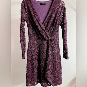 Abercrombie & Fitch Women’s Dress, Size S, Plum Purple, Lace Sleeves and Overlay